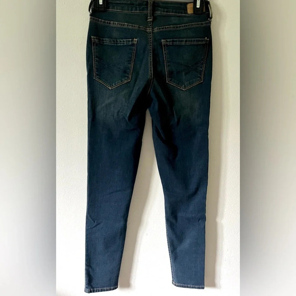 Aeropostale High Waisted Ankle Distressed Denim Jegging - Size 0 - Picture 3 of 3